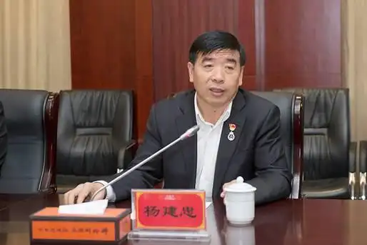 巨力集团素有"中国索具第一企业"之称,多年来在杨建忠董事长的带领下