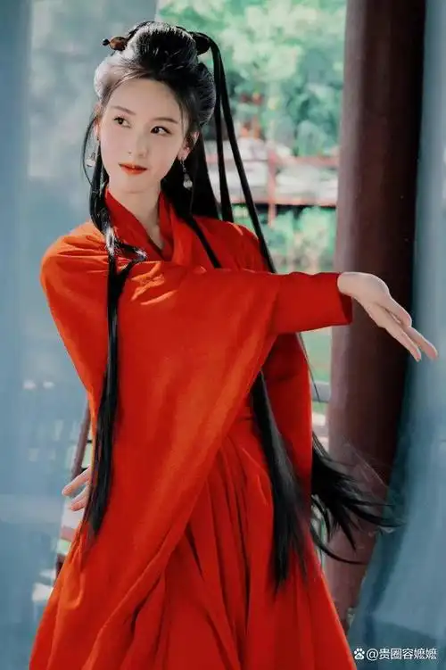 陈都灵真是天选古装美人,扮演东邪黄药师妻子,气质温婉惊艳众人