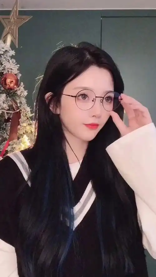 彭十六的漫画分身&性感美女动态壁纸_高清竖屏视频下载-火萤壁纸