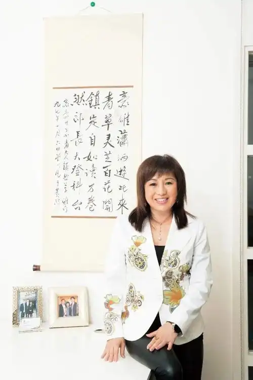 彼时黎耀祥,张可颐,吴卓羲代替欧阳震华,蒙嘉慧,林文龙成为"法证"系列