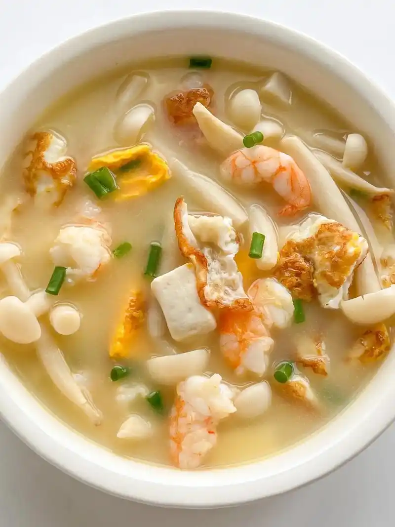 超鲜美的菌菇豆腐虾仁汤,一碗不够喝!姐妹们,今天又来分享好喝 - 抖音