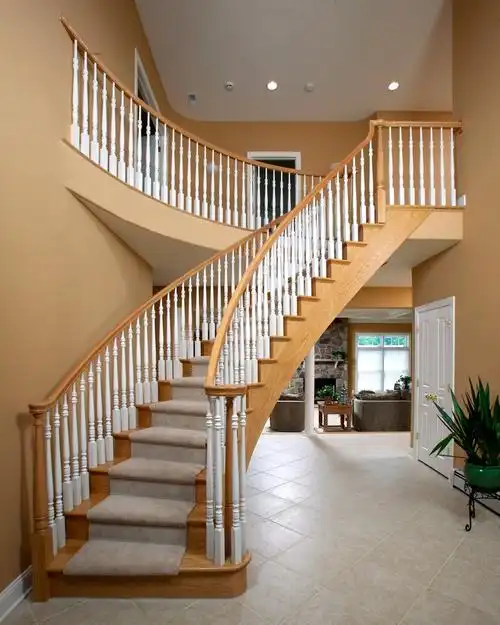 欧式楼梯白色立柱护栏装修效果图